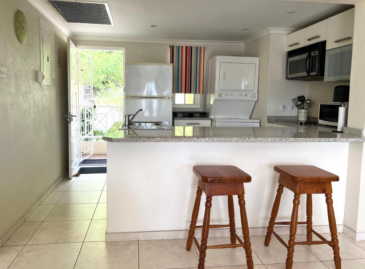 Rockley Golf 810 Is A 2 Bedroom, 2 Bathroom 1St Floor Apartment With Pool Saint James Exterior photo